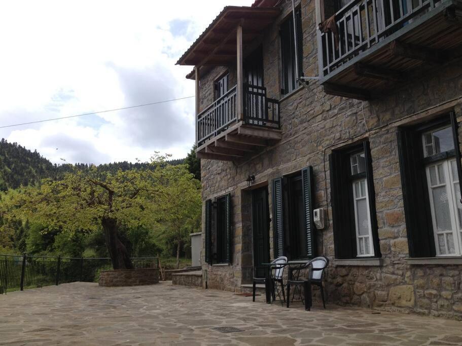 Villa Δάφνη 1933, Λιθόχτιστο Αρχοντικό Στο Βουνό Ano Chora Exterior foto