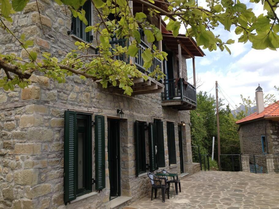 Villa Δάφνη 1933, Λιθόχτιστο Αρχοντικό Στο Βουνό Ano Chora Exterior foto
